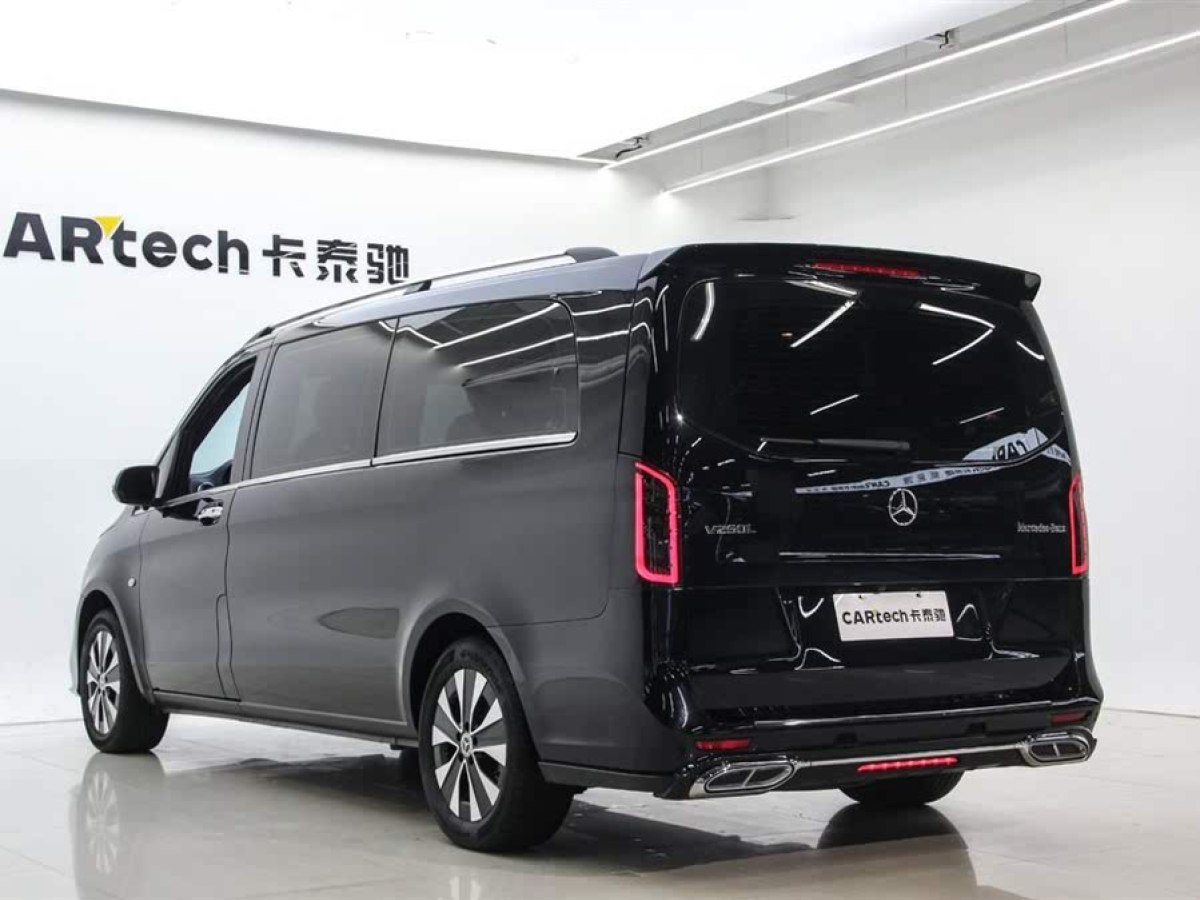 奔馳 威霆  2023款 2.0T 精英版 7座圖片