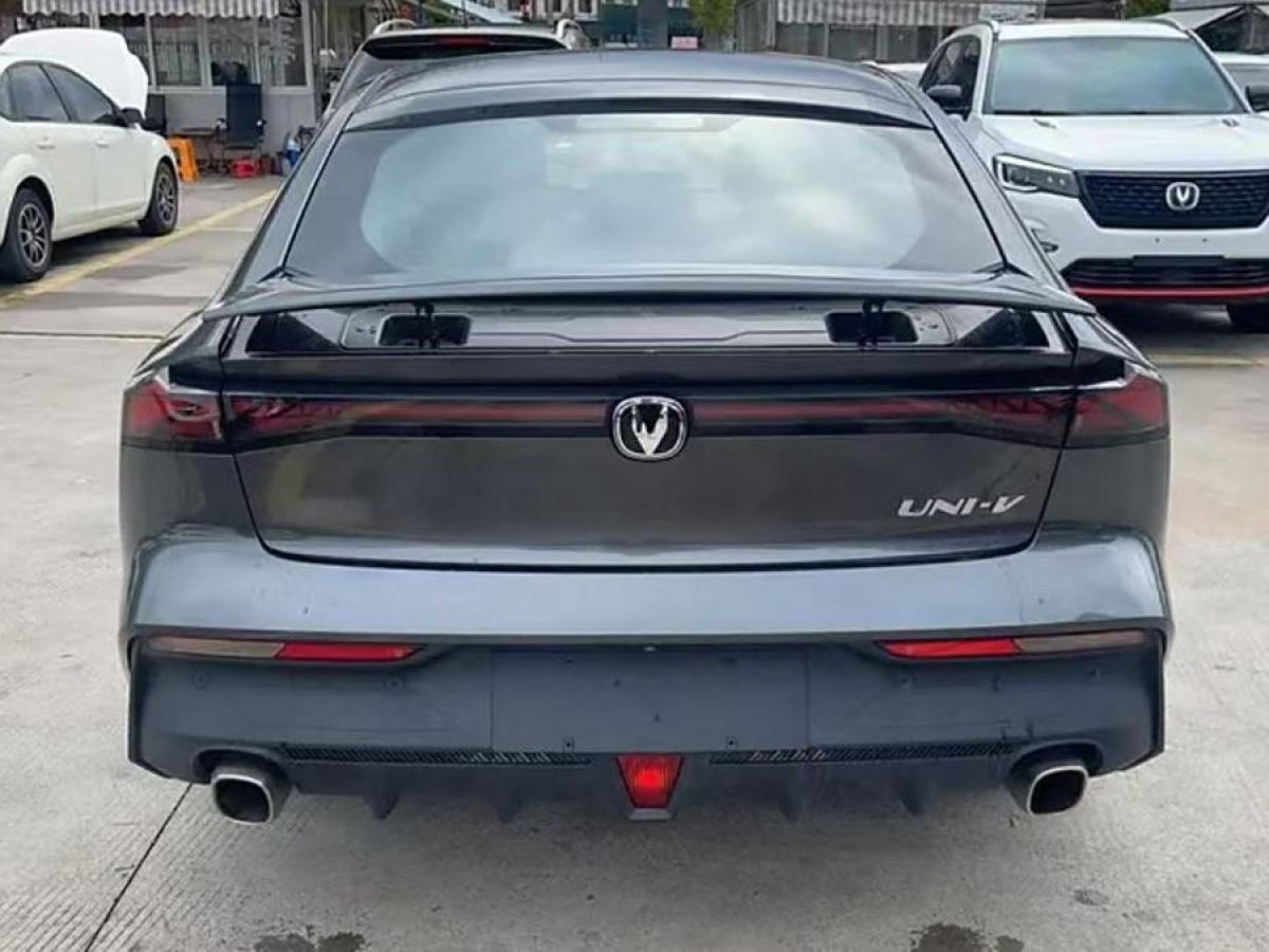 長(zhǎng)安 長(zhǎng)安UNI-V  2022款 1.5T 卓越型圖片