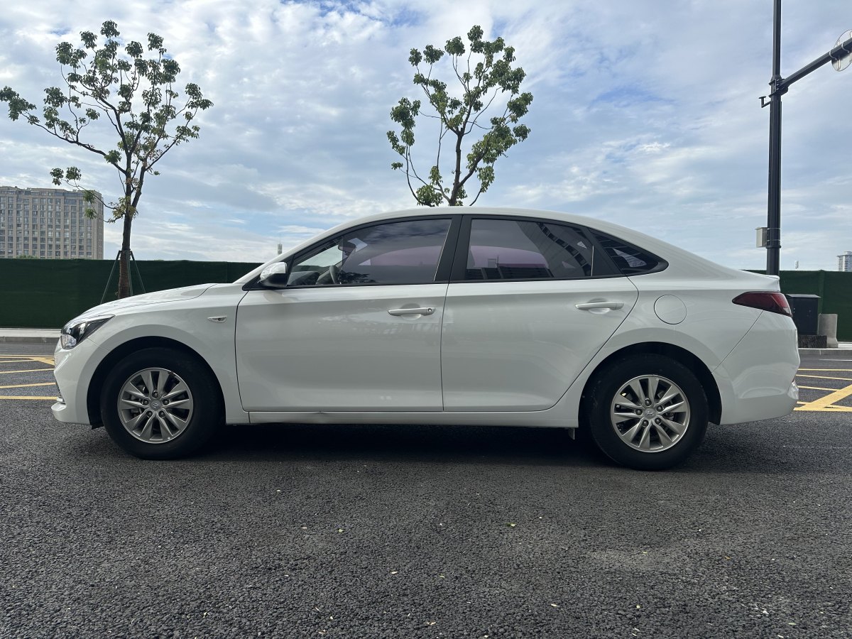 現(xiàn)代 悅動(dòng)  2020款 1.6L 自動(dòng)悅目版GL圖片