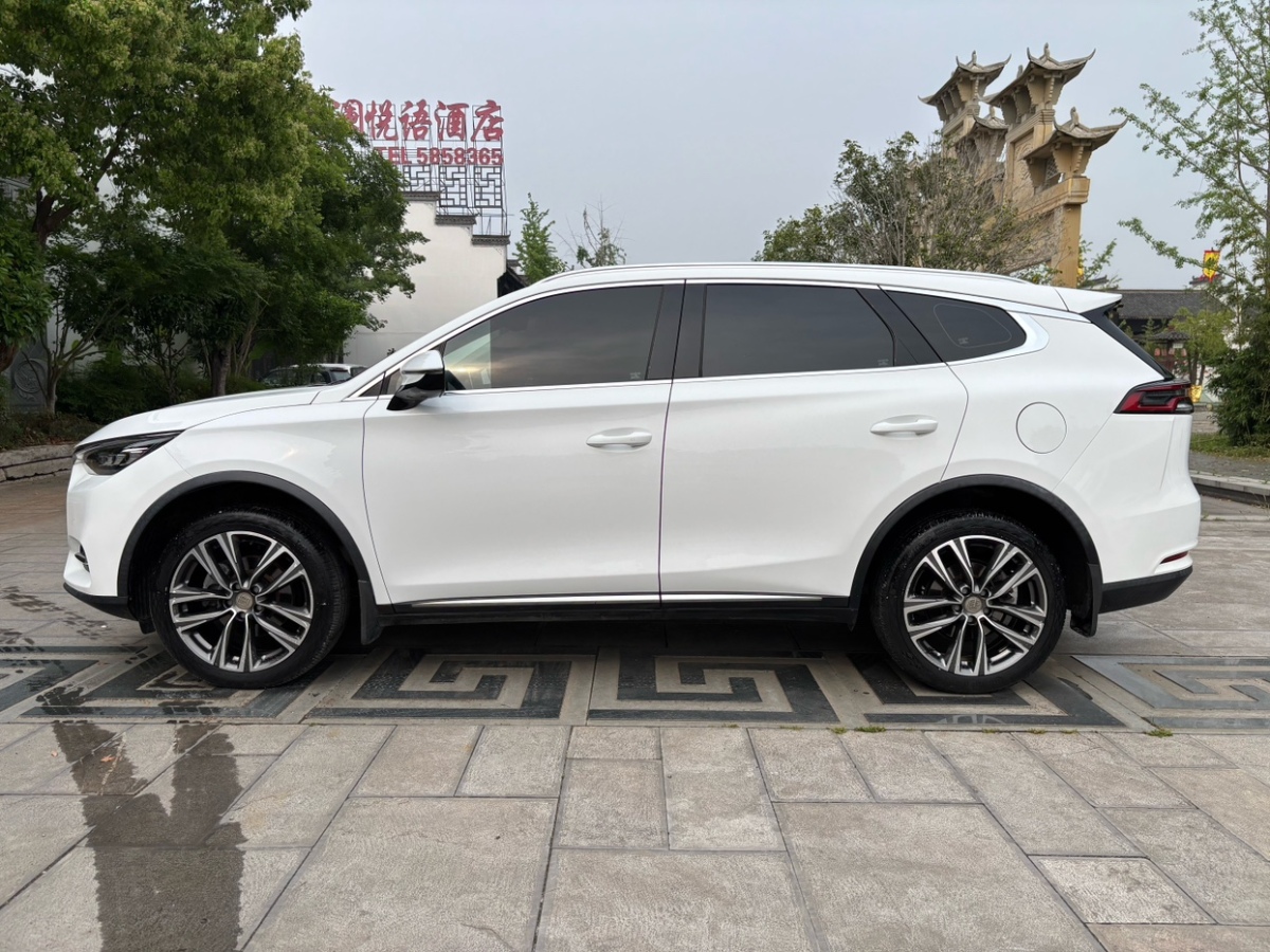 比亞迪 唐  2018款 2.0T 自動智聯(lián)尊榮型 7座圖片
