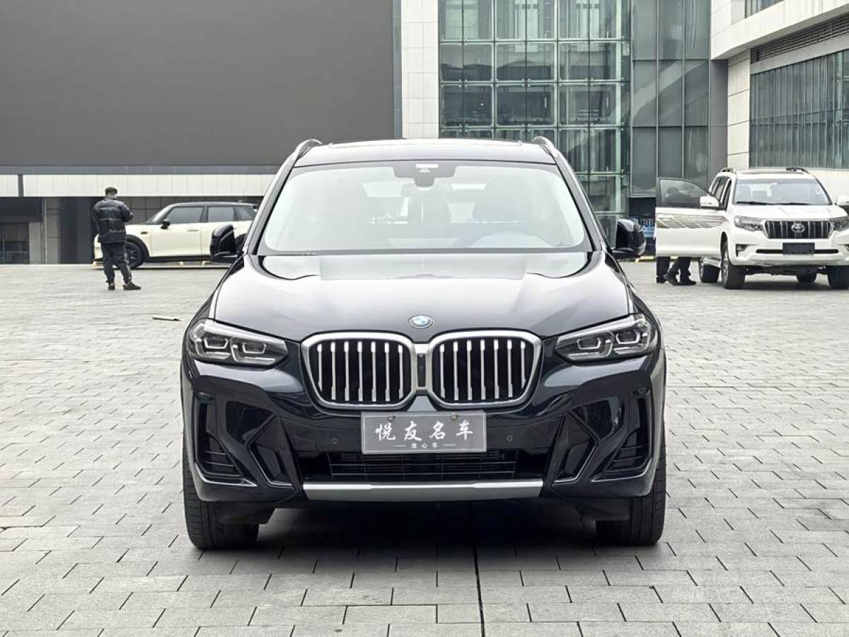 寶馬 寶馬X3  2022款 xDrive30i 領(lǐng)先型 M曜夜套裝圖片