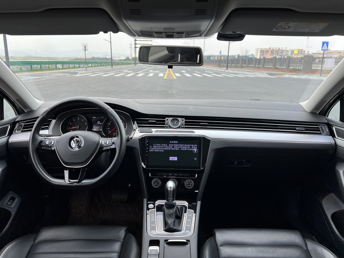 大眾 邁騰  2019款  330TSI DSG 領(lǐng)先型 國(guó)VI圖片