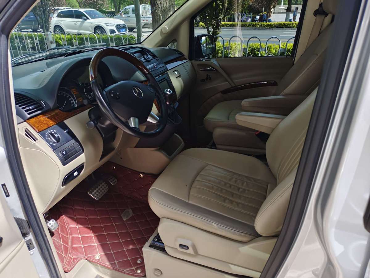 奔馳 唯雅諾  2015款 3.0L 合伙人版圖片