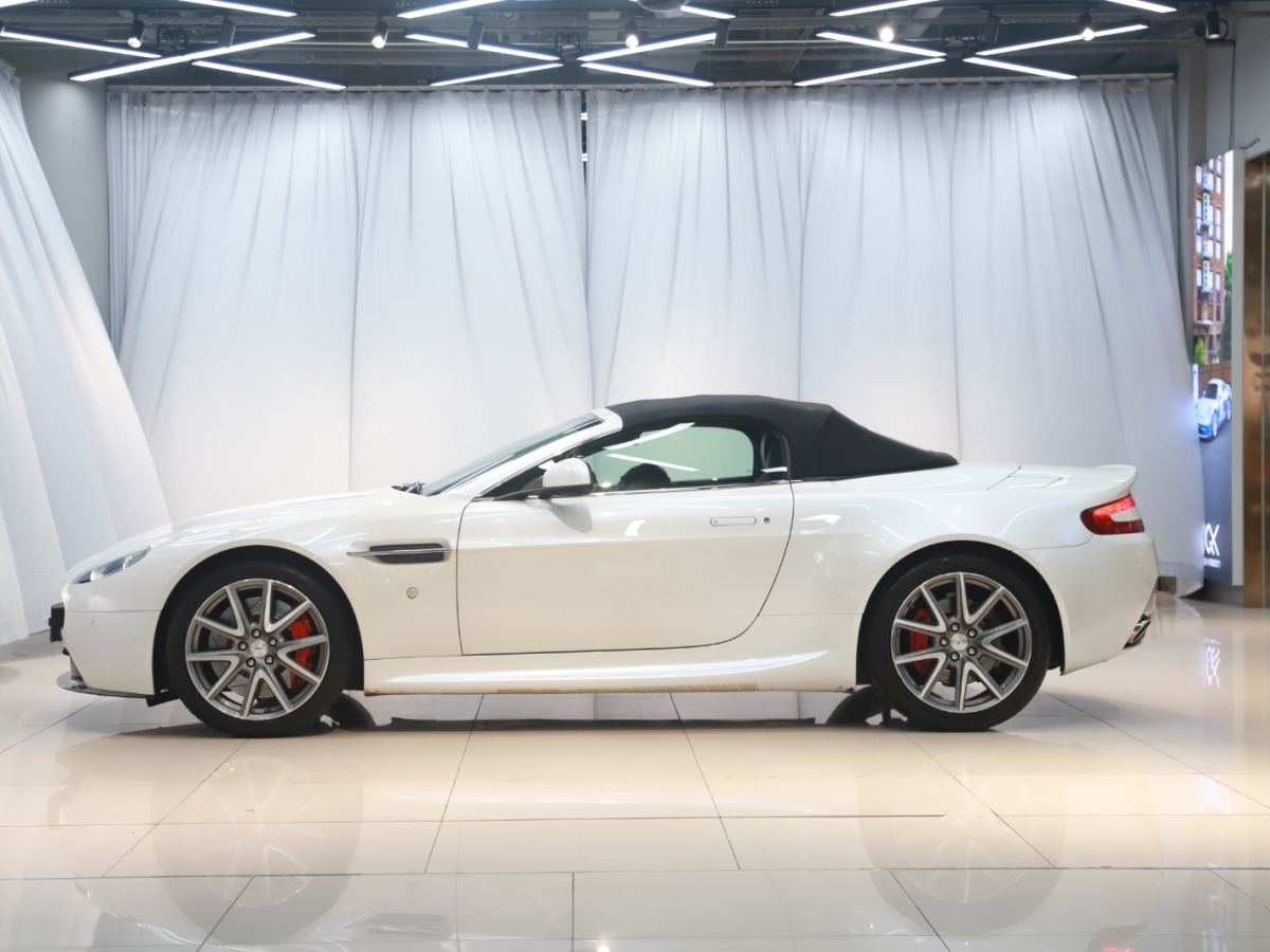 阿斯頓·馬丁 V8 Vantage  2011款 4.7L Sportshift Roadster圖片