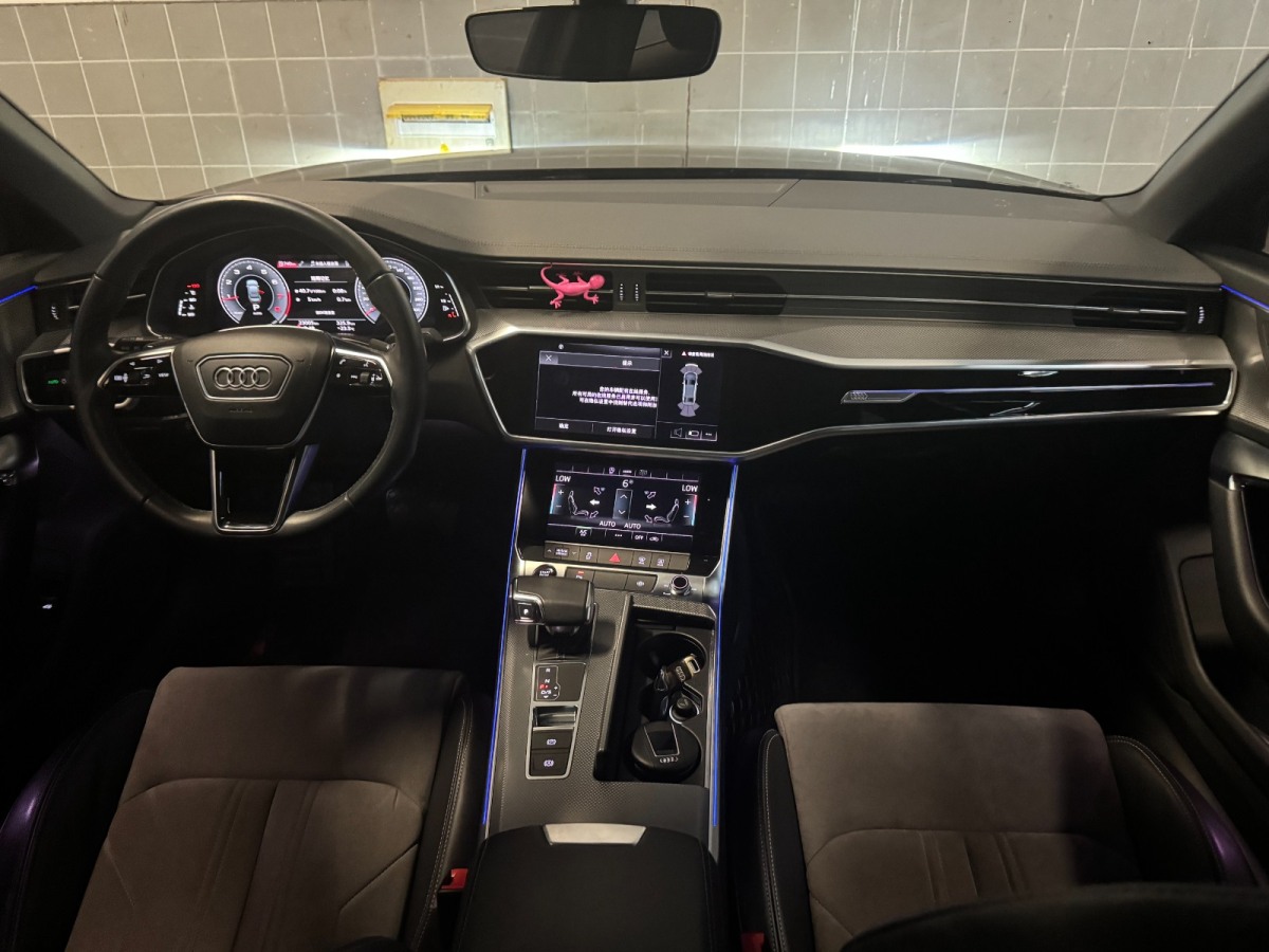 奧迪 奧迪A6L 2022款 40 TFSI 2.0T 雙離合 豪華動感型圖片