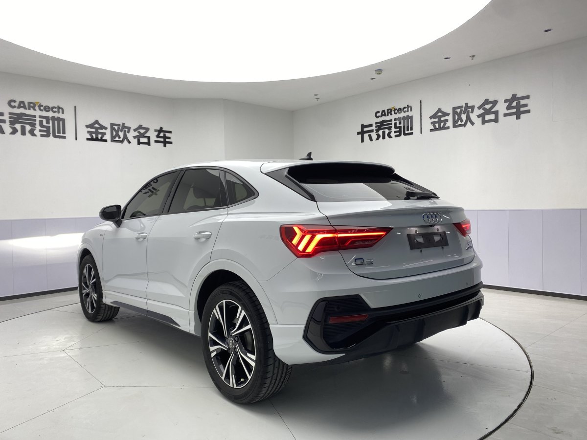 奧迪 奧迪Q3  2022款 40 TFSI 時(shí)尚動(dòng)感型圖片