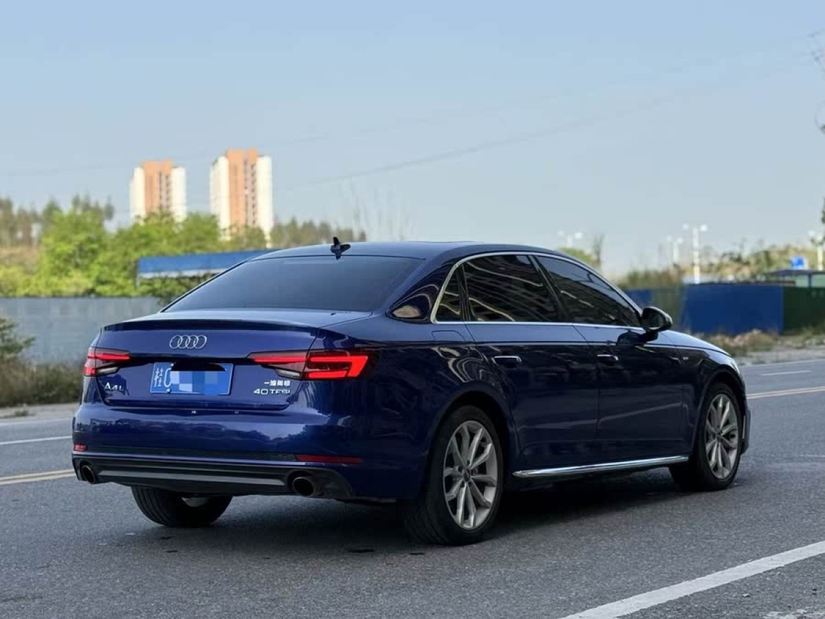 奧迪 奧迪A4L  2018款 30周年年型 40 TFSI 時(shí)尚型圖片