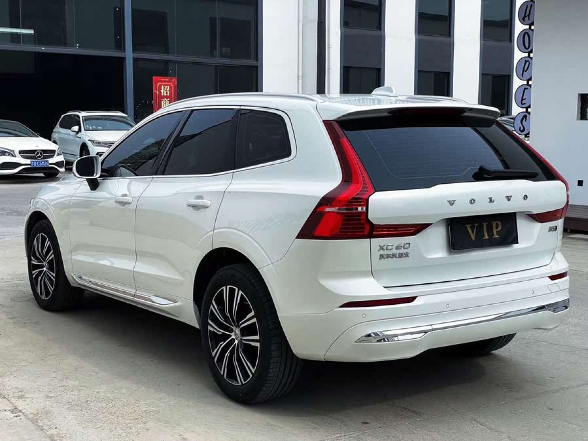沃爾沃 XC60  2022款 B5 四驅(qū)智遠豪華版圖片