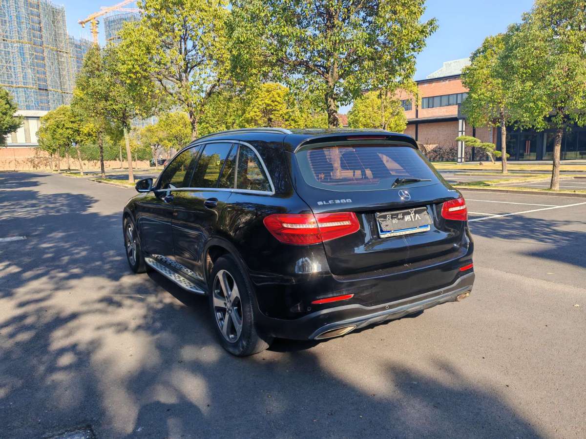 奔馳 奔馳GLC  2017款 GLC 300 4MATIC 動(dòng)感型圖片