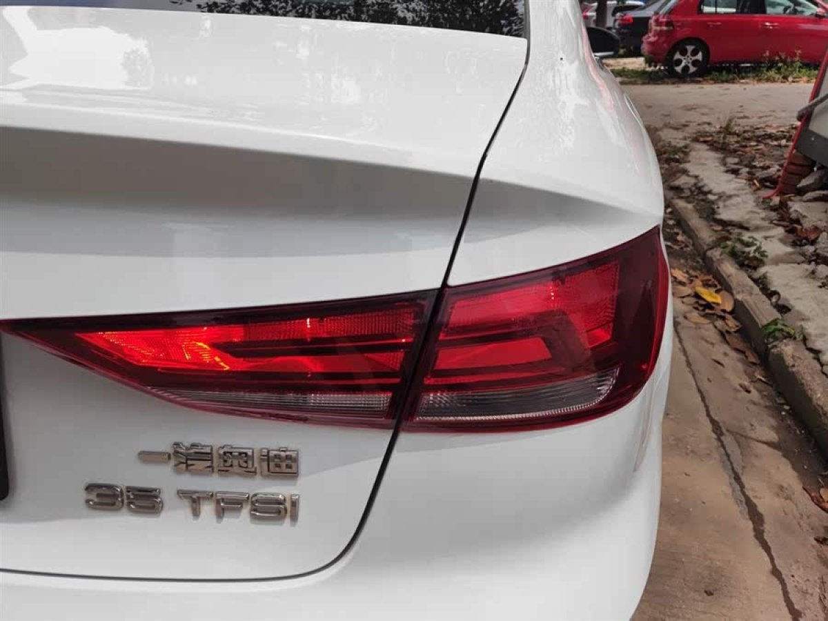 奧迪 奧迪A3  2016款 Limousine 35 TFSI 進(jìn)取型圖片