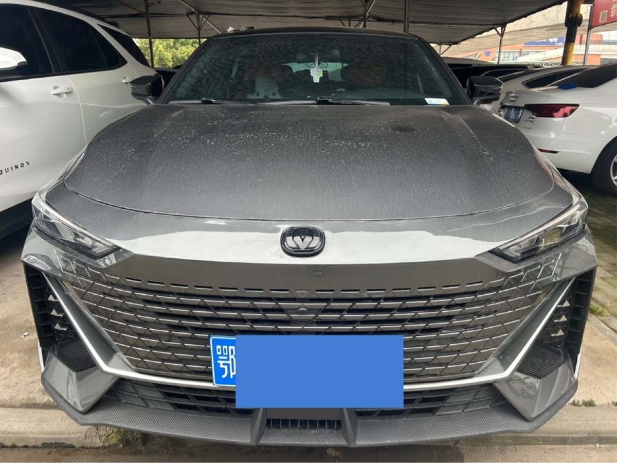 長安 長安UNI-V  2023款 1.5T 尊享型圖片