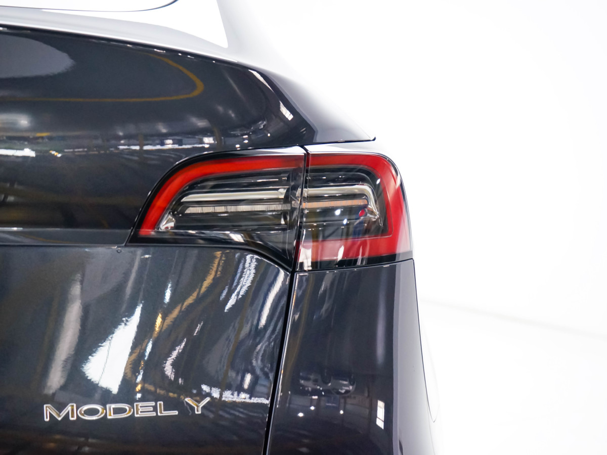 特斯拉 Model Y  2024款 后輪驅(qū)動版圖片