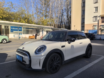 2021年9月 MINI MINI 改款 1.5T COOPER 经典派图片