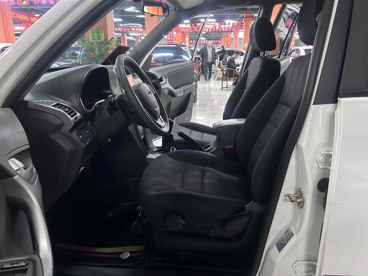 奇瑞 瑞虎3  2015款 1.6L 手動風尚運動版圖片