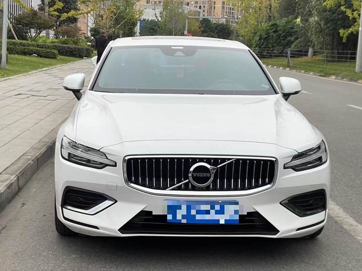 沃爾沃 S60L  2022款 B4 智逸豪華版圖片