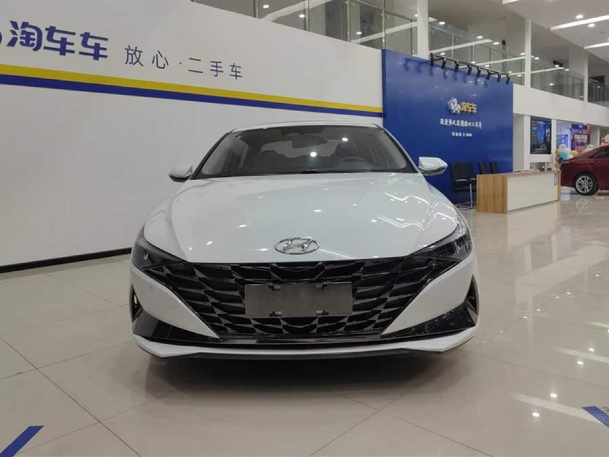 現(xiàn)代 伊蘭特  2021款 1.5L LUX尊貴版圖片