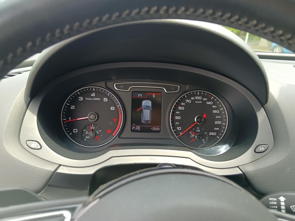 奧迪 奧迪Q3  2013款 35TFSI 舒適型圖片