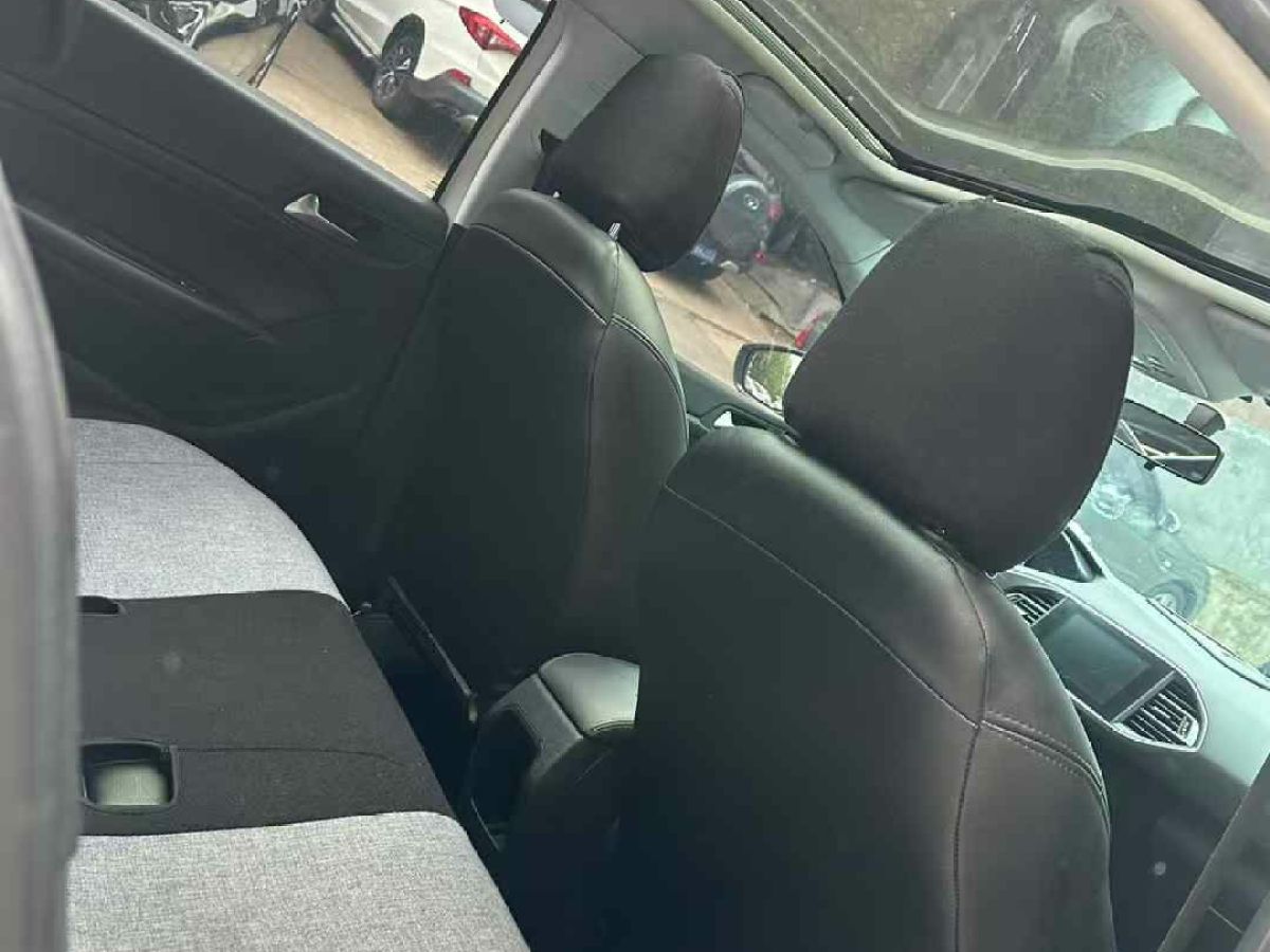 日產(chǎn) 驪威  2015款 1.6XL CVT豪華真皮版圖片