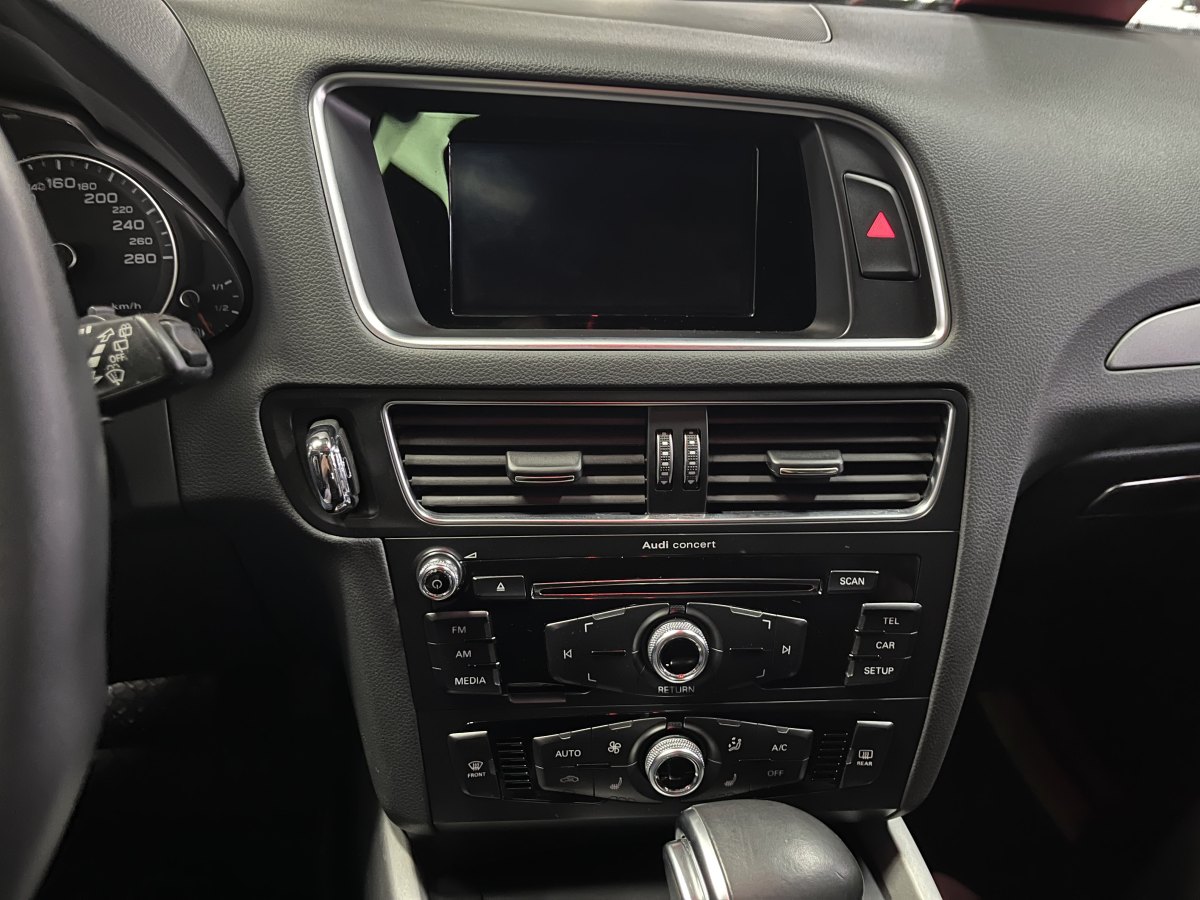 奧迪 奧迪Q5  2018款 典藏版 40 TFSI 進(jìn)取型圖片