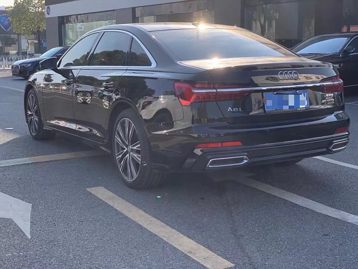 奧迪 奧迪A6L  2022款 45 TFSI quattro 臻選動感型圖片