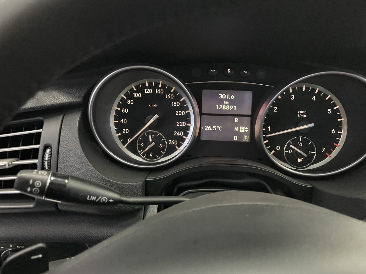 奔驰 奔驰R级  2015款 R 320 4MATIC 豪华型图片