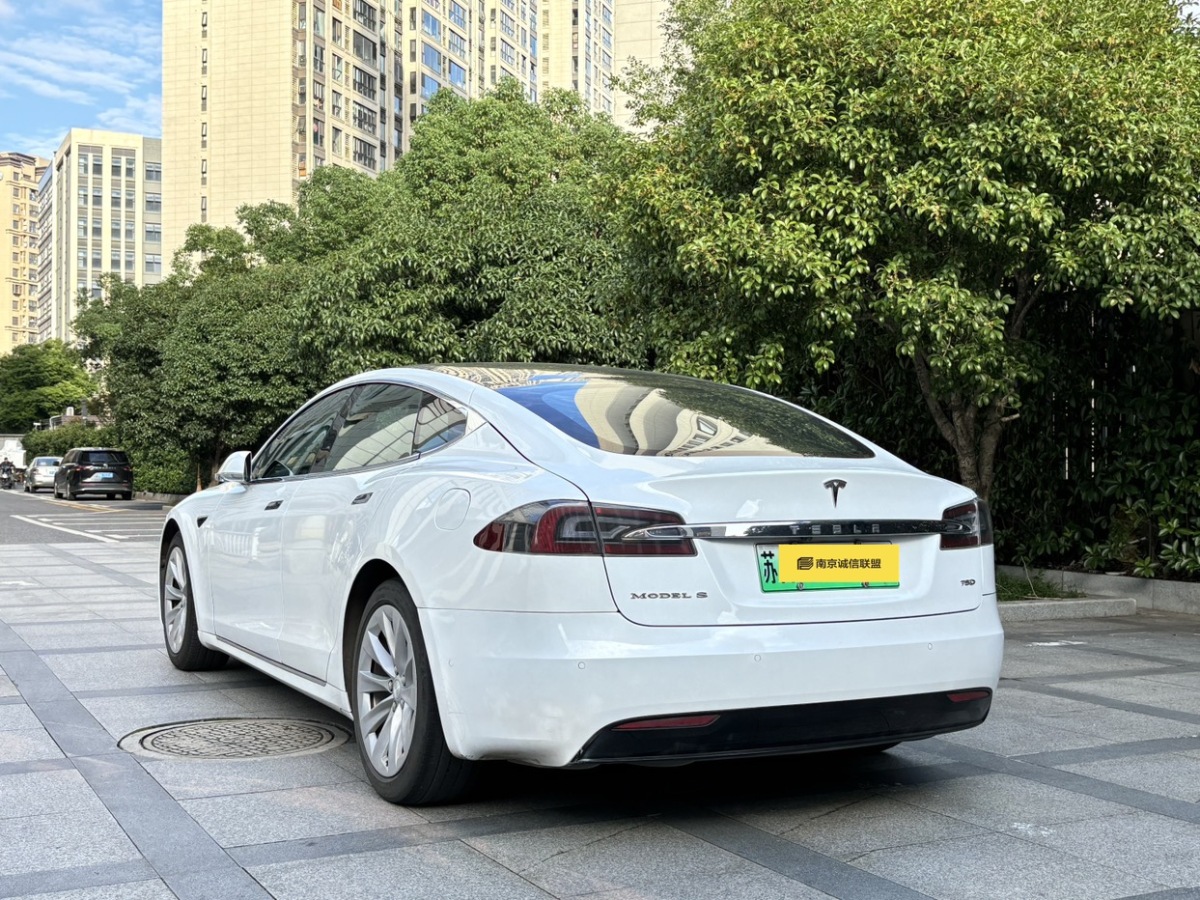 特斯拉 Model S  2017款 Model S 75D 標(biāo)準(zhǔn)續(xù)航版圖片