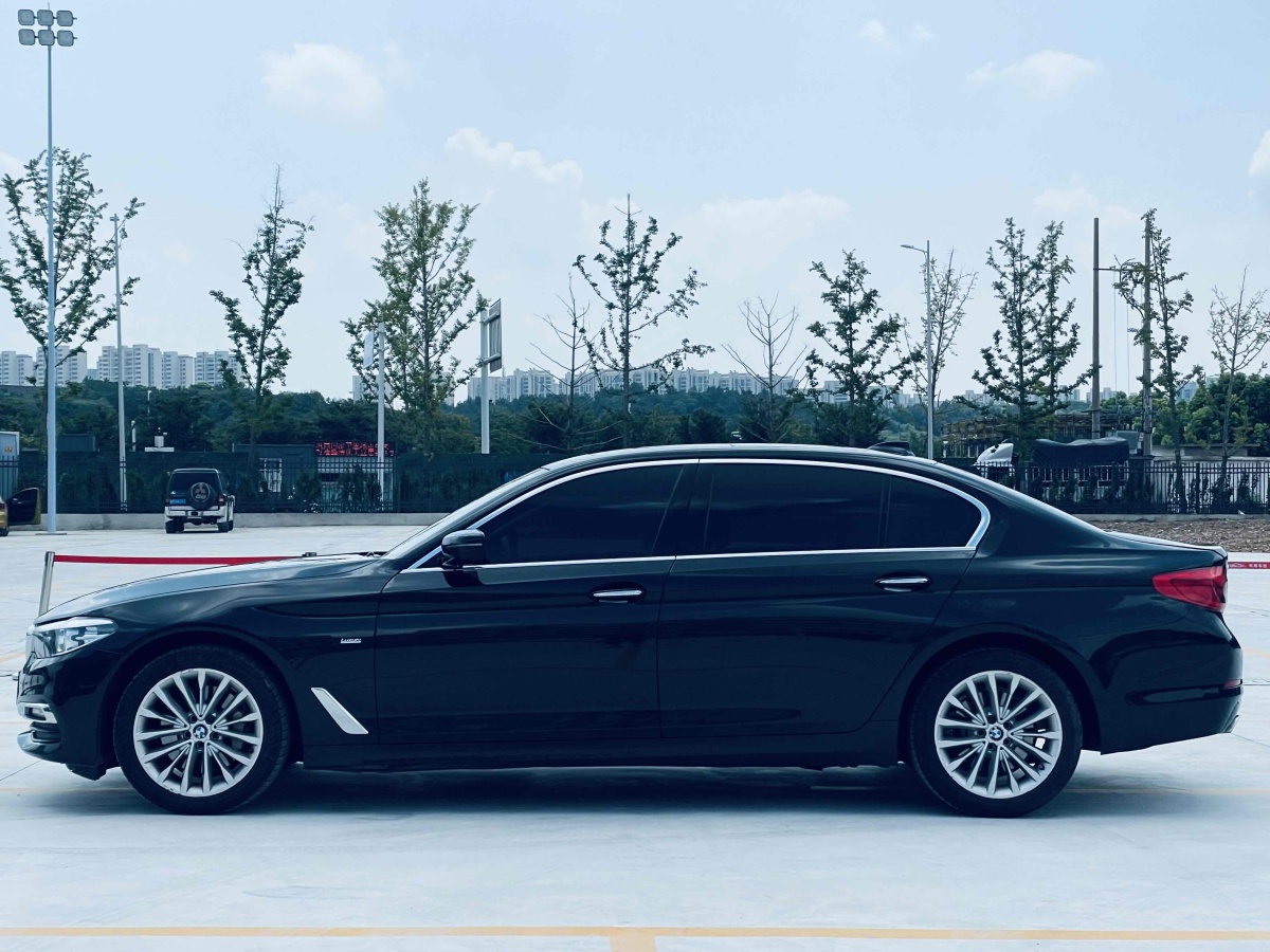 宝马 宝马5系  2018款 改款  530Li xDrive 豪华套装图片