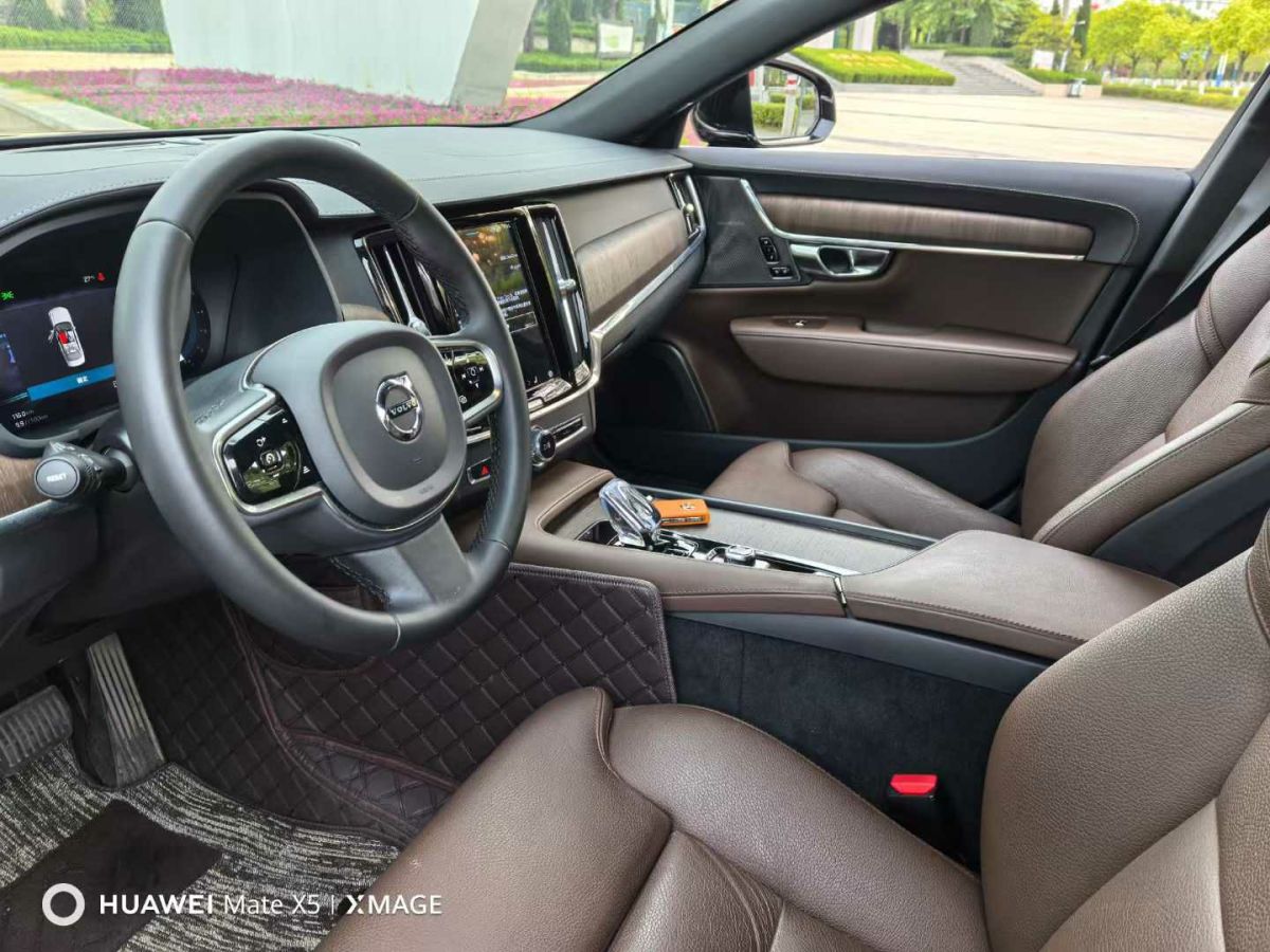 沃爾沃 S90  2024款 B5 智遠(yuǎn)豪華版圖片