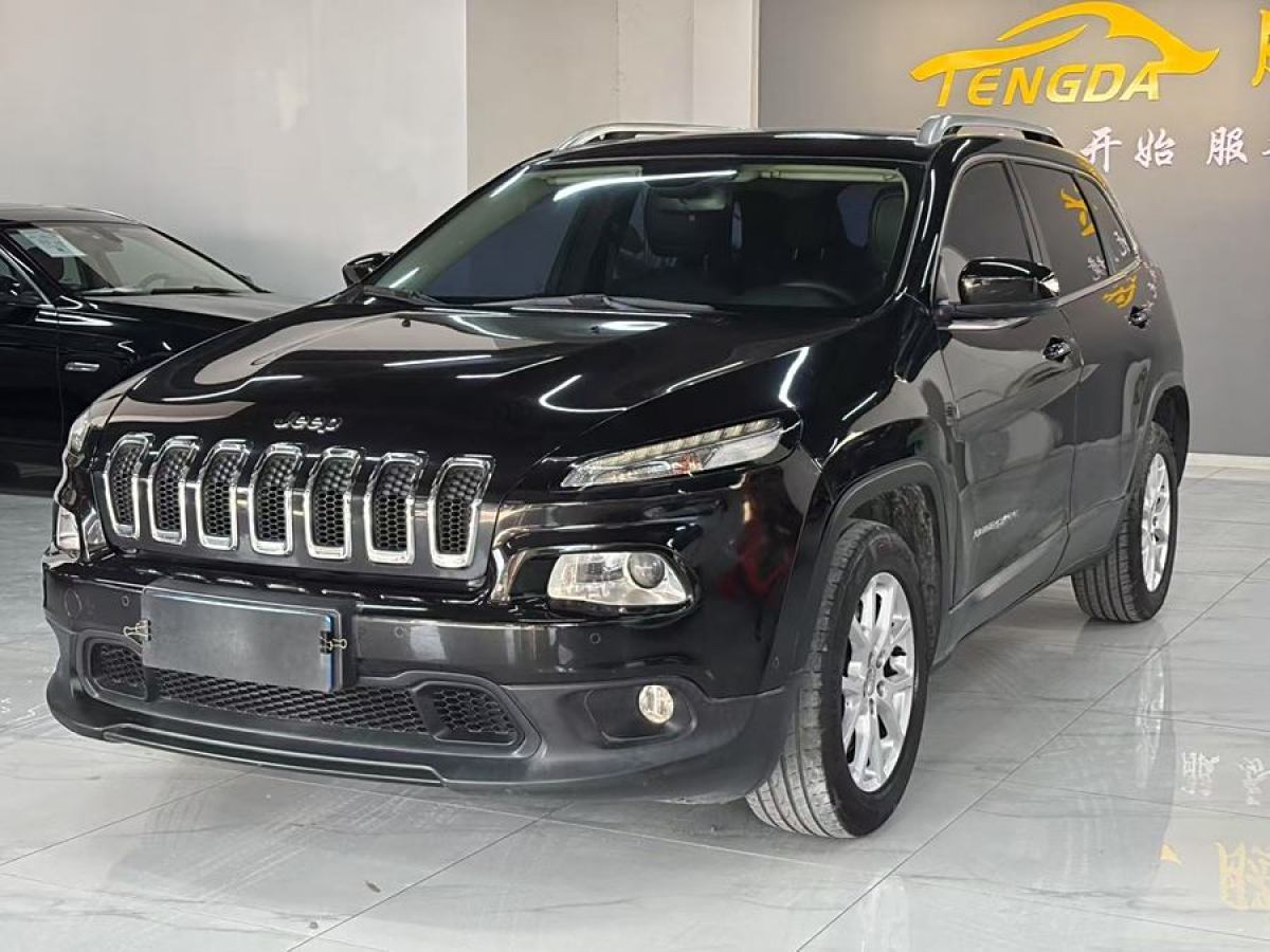 Jeep 自由光  2016款 2.0L 優(yōu)越版圖片