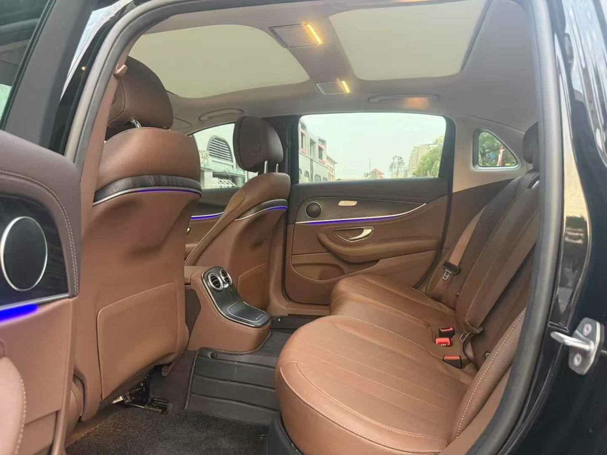 奔馳 奔馳E級(jí)新能源  2022款 E 350 e L 插電式混合動(dòng)力轎車圖片