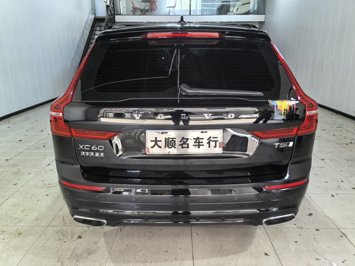 沃爾沃 XC60  2021款 T5 四驅(qū)智遠(yuǎn)運(yùn)動(dòng)版圖片