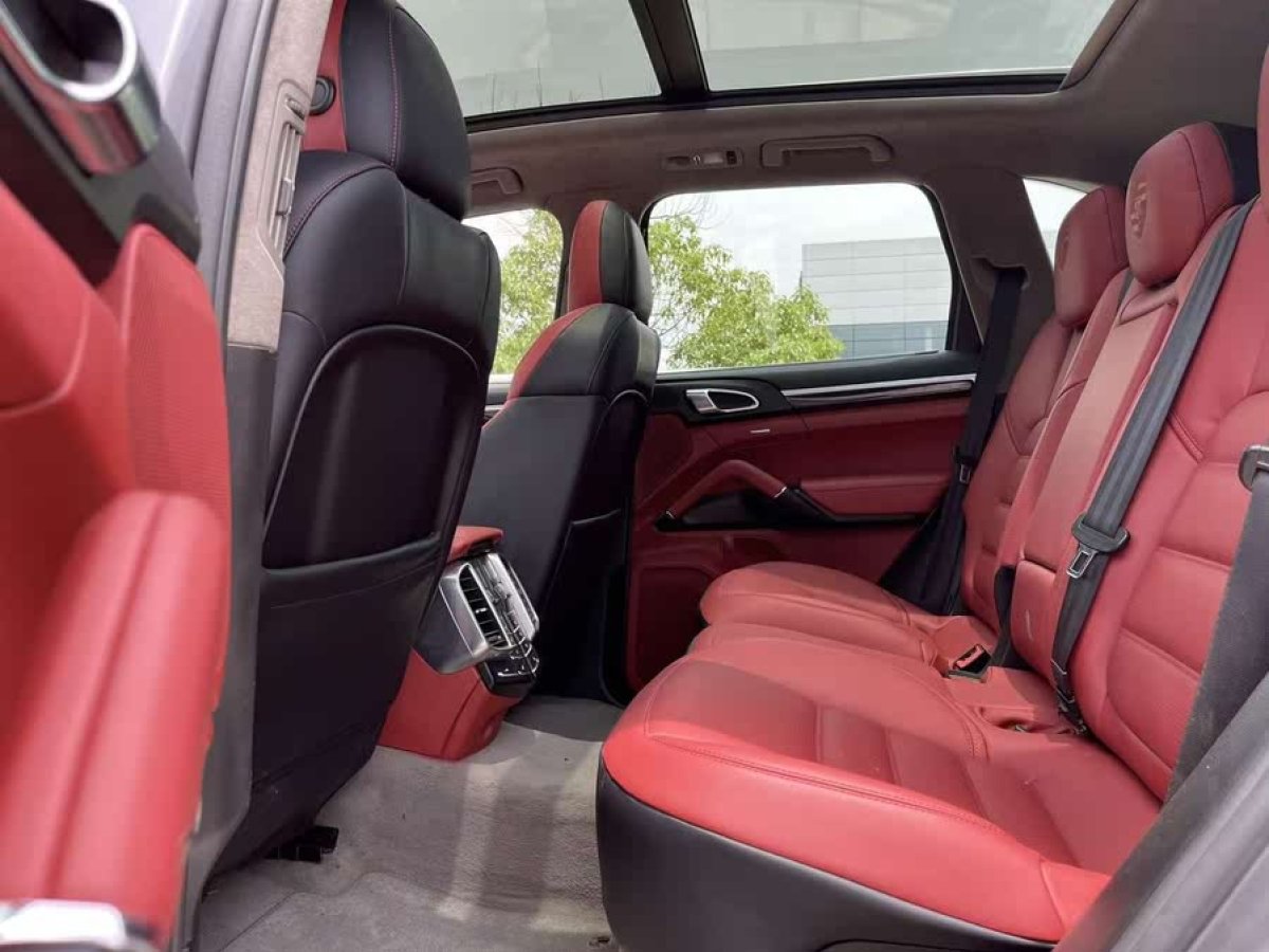 保時(shí)捷 Cayenne  2011款 Cayenne Turbo 4.8T圖片