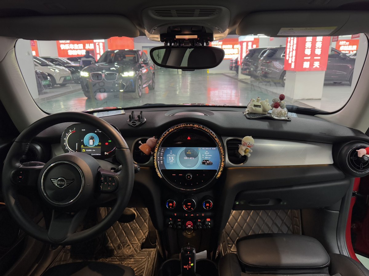 MINI MINI  2022款 改款 1.5T COOPER 經(jīng)典派圖片