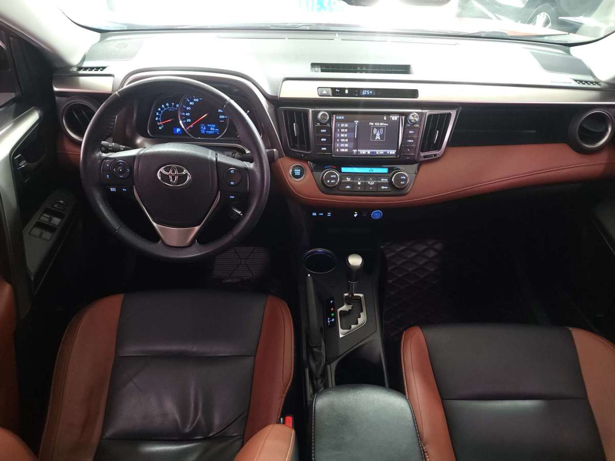 2013年6月豐田 RAV4榮放  2013款 2.5L 自動(dòng)四驅(qū)尊貴版