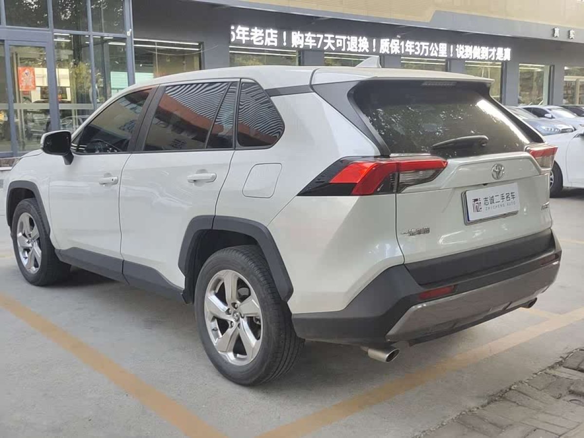 豐田 RAV4榮放  2022款 2.0L CVT兩驅(qū)風(fēng)尚版圖片