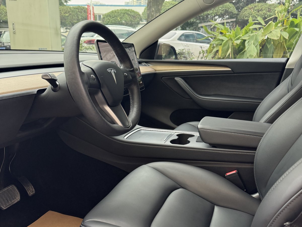 特斯拉 Model Y  2021款 長續(xù)航全輪驅動版 3D7圖片