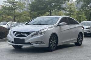 索纳塔 现代 2.0L 自动豪华版