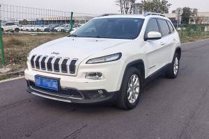 自由光 Jeep 2.0L 優(yōu)越版