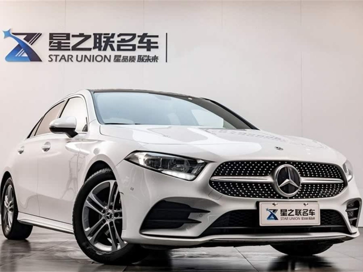 奔馳 奔馳A級  2021款 改款 A 180 L 運(yùn)動(dòng)轎車圖片