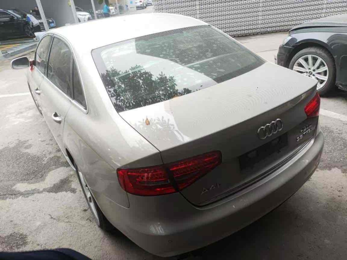 奧迪 奧迪A4L  2015款 35 TFSI 自動標(biāo)準(zhǔn)型圖片