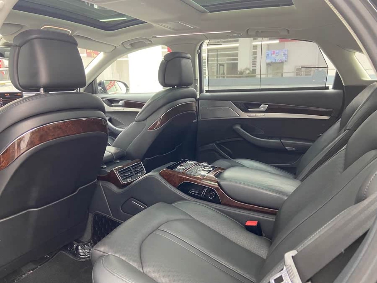 奧迪 奧迪A8  2014款 A8L 45 TFSI quattro豪華型圖片