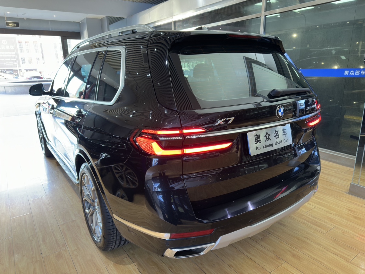 寶馬 寶馬X7  2023款 xDrive40i 領(lǐng)先型豪華套裝圖片