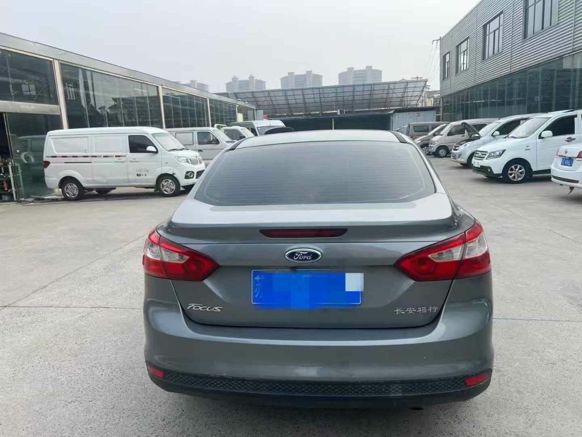 福特 福克斯  2013款 2.0T ST 標(biāo)準(zhǔn)版圖片