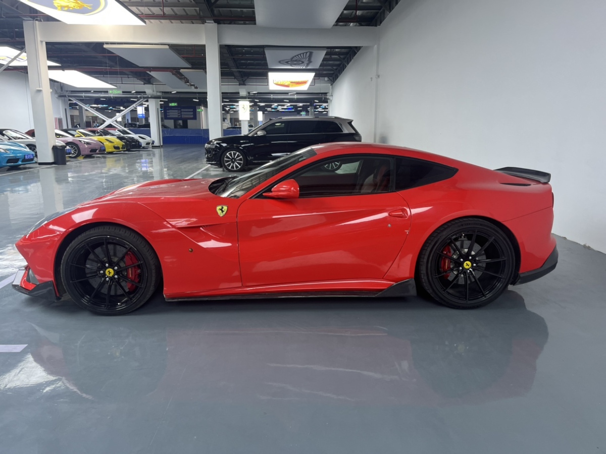 法拉利 F12berlinetta  2013款 6.3L 標(biāo)準(zhǔn)型圖片