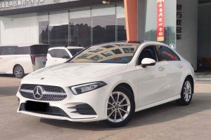 奔馳A級(jí) 奔馳 A 200 L 運(yùn)動(dòng)轎車(chē)時(shí)尚型
