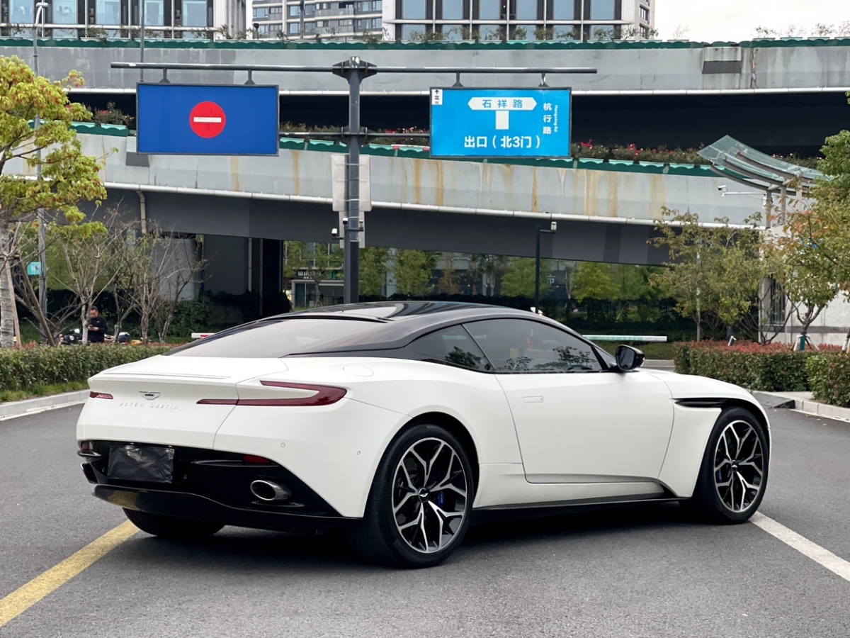 阿斯頓·馬丁 阿斯頓?馬丁DB11  2022款 4.0T V8 Coupe圖片