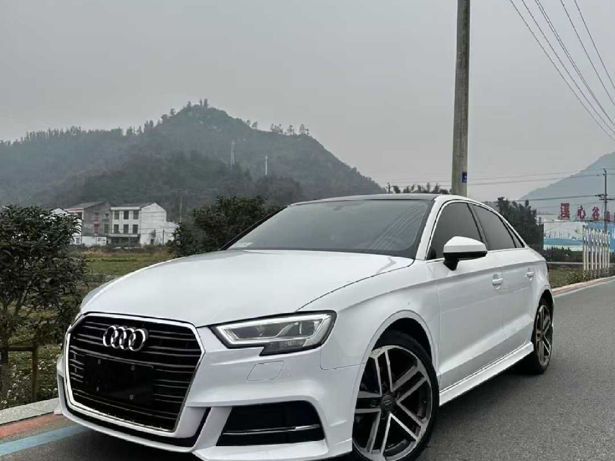 奧迪 奧迪A3  2019款 A3 35TFSI Limousine時(shí)尚型圖片