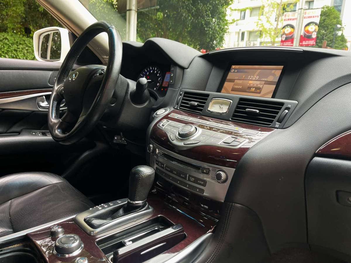 英菲尼迪 Q70  2015款 Q70L 2.5L 精英版圖片