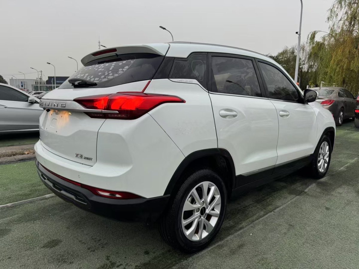 北汽紳寶 BEIJING-X3  2019款 1.5T CVT榮耀版圖片