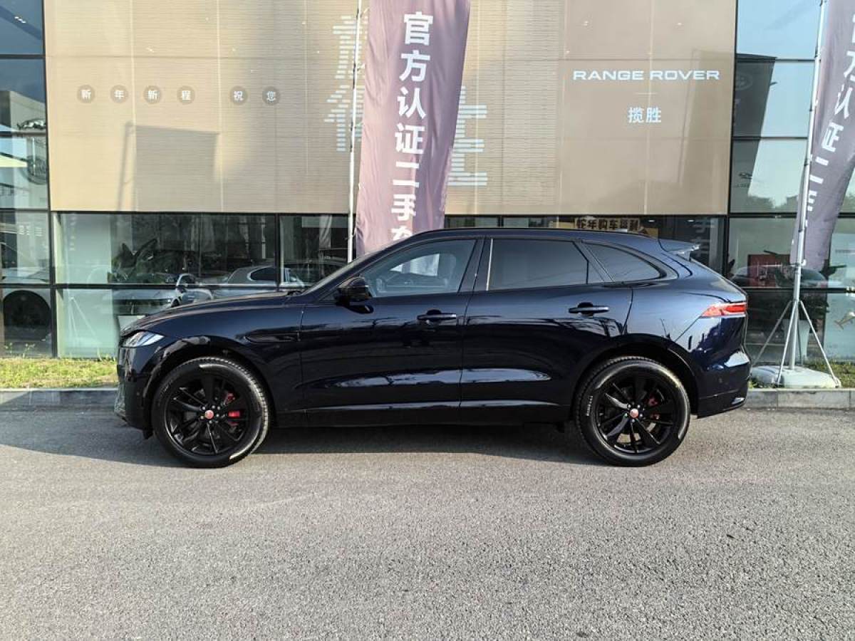 2013年1月捷豹 F-PACE  2022款 P250 R-Dynamic BLACK